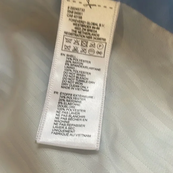 Light Blue Blazer, one button closure, size Medium,fitted - Picture 8 of 10